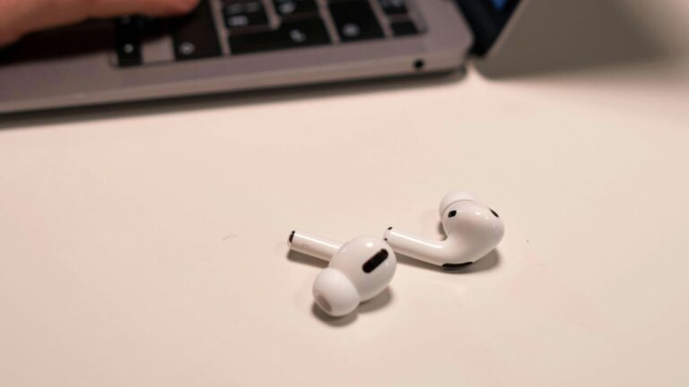 1 Apple transforms AirPods Pro 2 into low cost hearing aids intro