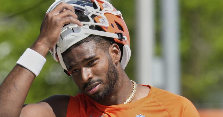 urlhttps3A2F2Fcalifornia times brightspot.s3.amazonaws.com2Fb32F382F2faff6504aa7af28a9d242a93cbf2Fbrowns rookie camp football 85085